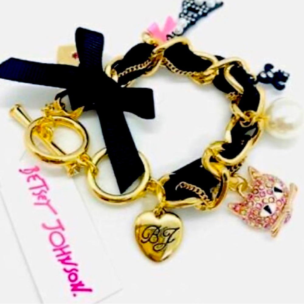 New Betsey Johnson Eiffel Tower Charm Bracelet
